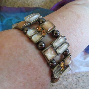 Rectangular Glass Bead Bracelet Size 7.5 (106J)